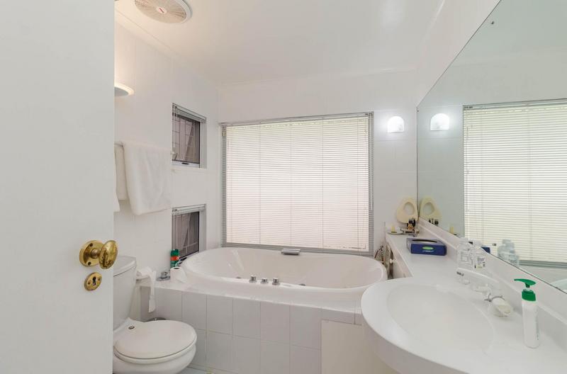 3 Bedroom Property for Sale in Green Point Western Cape